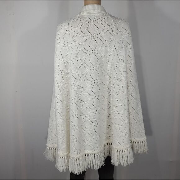 Vintage 70's White Knit Poncho Cape - Picture 4 of 10